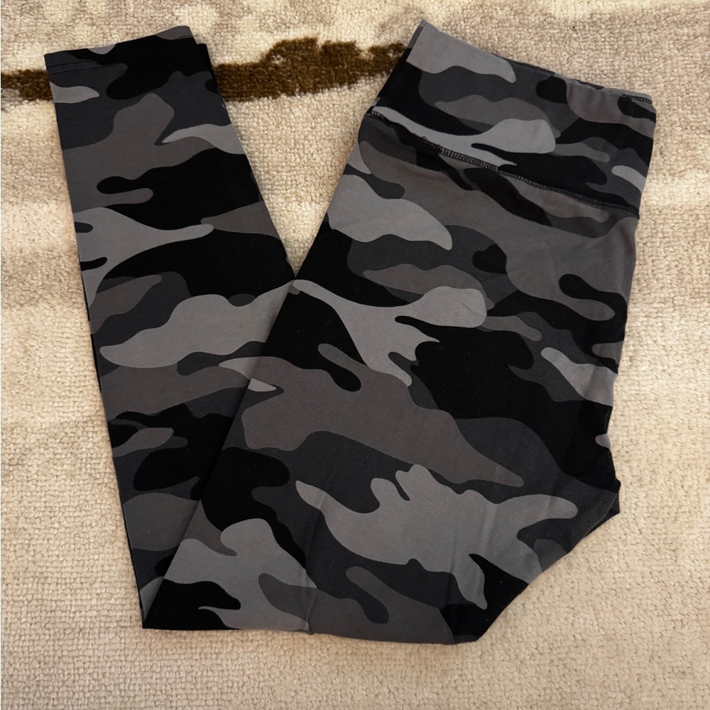 Wild Fable Camouflage Leggings - Black and Gray